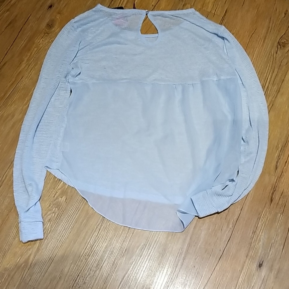 Long sleeve light blue top - Picture 2 of 6
